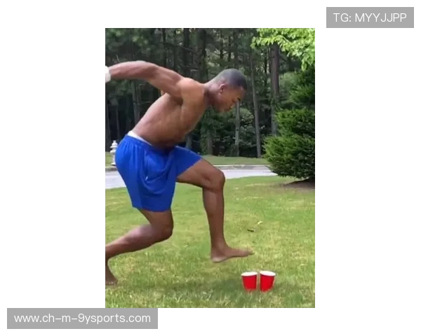 姆巴佩被拍进健身房深蹲到天亮，努力照感动人